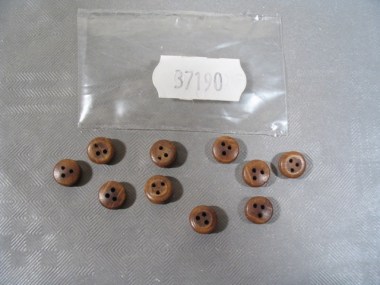 37190/MANTUA/Cap de mouton en noyer 7 mm (10 pièces).